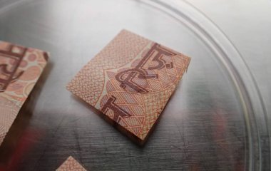 Вчені назвали поверхні, на яких коронавірус живе найдовше