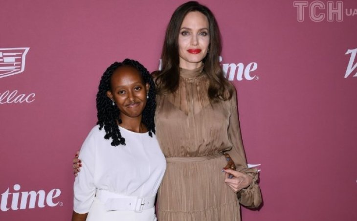 Дочь Анджелины Джоли и Брэда Питта публично отказалась от фамилии отца