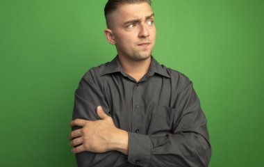 Як швидко зрозуміти, що людина говорить неправду: дивіться на жести й міміку