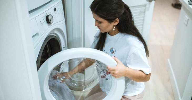 Як правильно підібрати оптимальну температуру прання для різних типів одягу