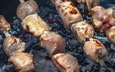 Дієтолог перерахувала шкідливі для печінки продукти.