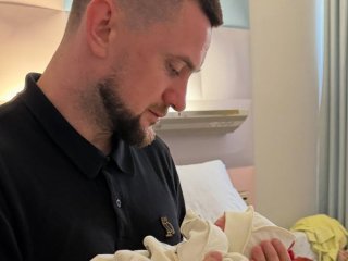Репер-військовий Yarmak похрестив новонародженого сина: фото з таїнства і хто з зірок став кумом