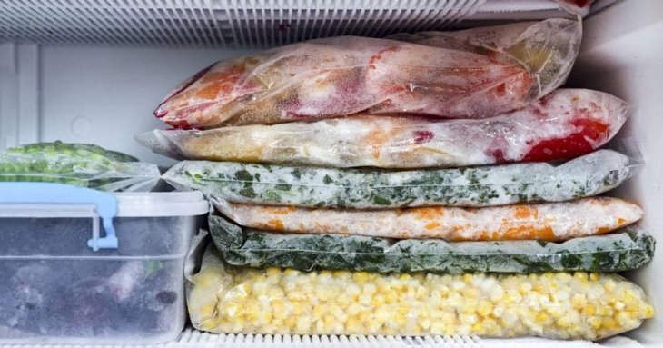 10 продуктів, які не можна зберігати в морозилці: вони не терплять холоду