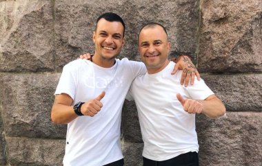 Виктор Павлик показал редкое фото со старшим сыном и взрослым внуком