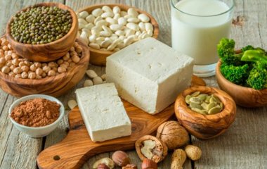 Продукти багаті на білок: що варто знати тим, хто не їсть м’яса