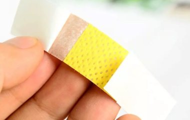 Вчені створили пластир, який змінює колір залежно від інфекції
