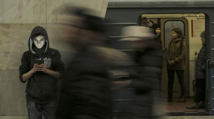 Лікар назвала симптоми надлишку інформації та гаджетів