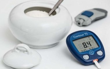 Медики назвали три малозаметных симптома повышенного сахара в крови