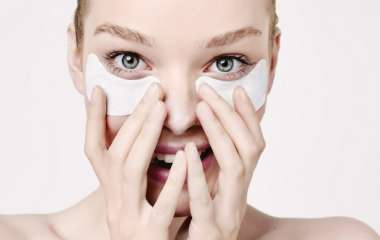 4 домашних метода ухода за кожей вокруг глаз