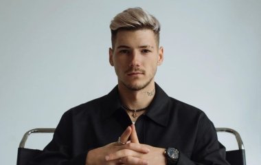 Муж Анны Тринчер кардинально изменил имидж и сбрил волосы