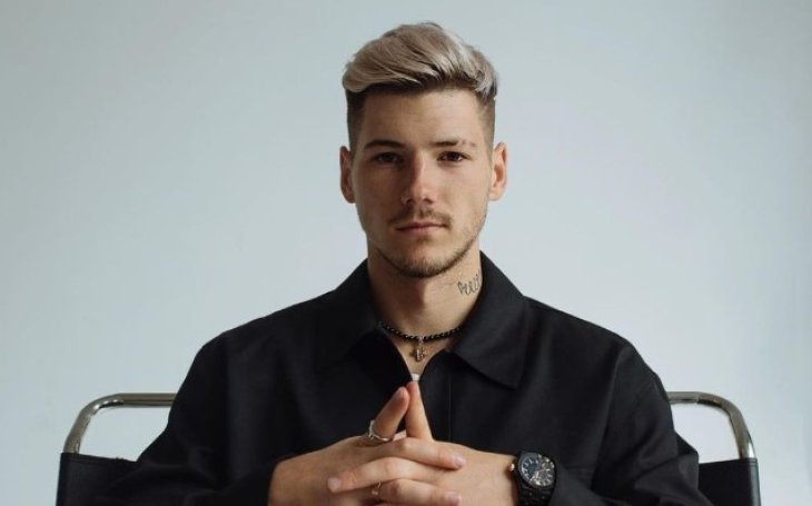 Муж Анны Тринчер кардинально изменил имидж и сбрил волосы