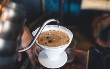 Врачи рассказали, почему кофе нужно запивать водой