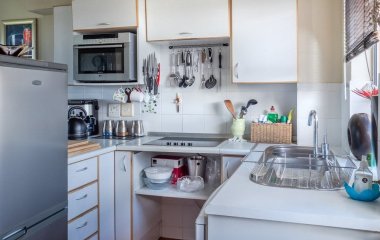 Кухня сяятиме: 5 крапель однієї рідини і пакетик популярного продукту — навіть застарілий жир не має шансів