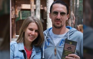 Даша Мельникова поделилась оригинальным снимком с мужем