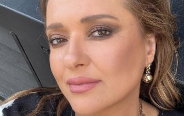Могилевська зі сльозами перепросила у шанувальниці після концерту: що сталося