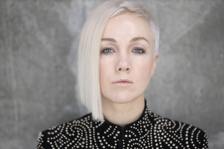 Дарья Мороз позировала в авто с закрытыми глазами