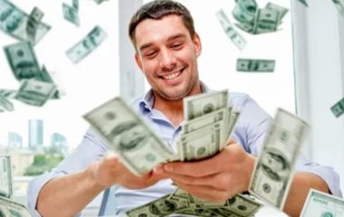 Названы три самых жадных знака зодиака: деньги для них важнее людей