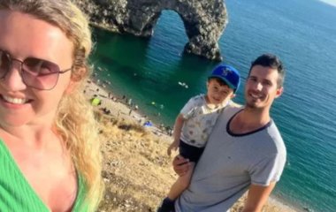 Одинока жінка провела яскраву відпустку, але навіть не мріяла про те, що сталося далі (фото)
