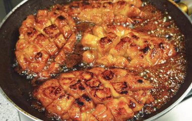 Куриное филе с чесноком в медово-соевом соусе: рецепт в восточном стиле