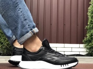 Чим відмити білу підошву на взутті підручними засобами: 3 ефективні способи