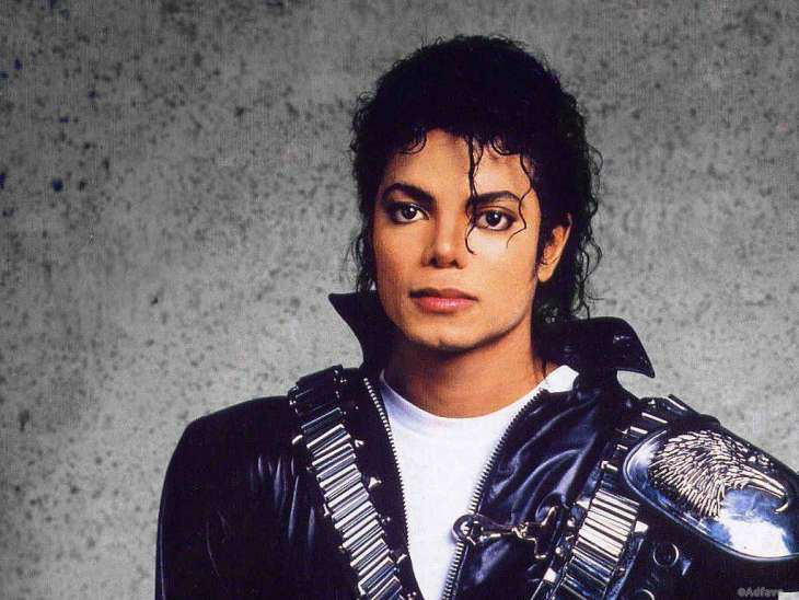 После выхода скандального фильма о Майкле Джексоне его статую в Лондоне убрали