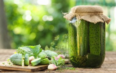Чому солоні та мариновані огірки можуть бути небезпечними