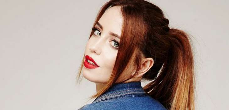 Надя Дорофеева прогуливается улицами Нью-Йорка в стильном аутлуке