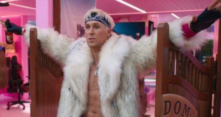 Райан Гослинг исполнил рождественскую версию песни Кена из «Барби»