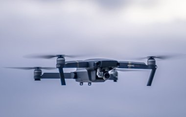 Чоловік складав іспит з водіння за допомогою дрона: що він вигадав і чим це закінчилося