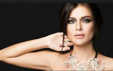 Лена Темникова  выставила фото в купальнике