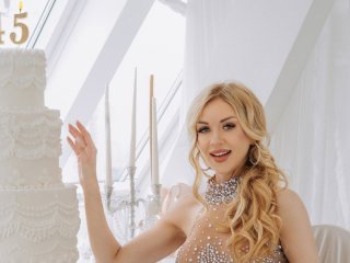 Наталія Валевська в день свого 45-річчя шокувала відвертим зізнанням про проблеми із серцем