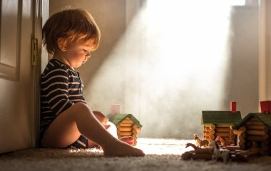 Как понять, что ваш ребенок чувствует себя одиноким: советы психолога