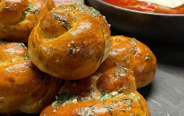 Булочки з часниковим маслом: рецепт ароматної та смачної випічки