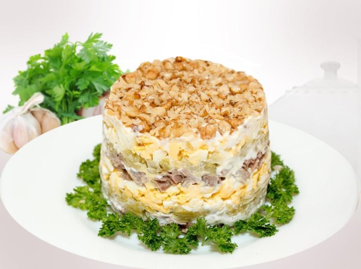 Простые и сытные мясные салаты из говядины