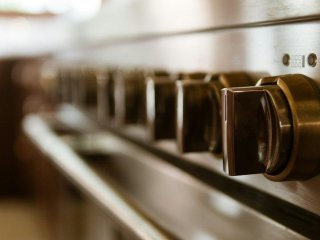 Ручки плити як нові: як швидко відмити жир без знімання