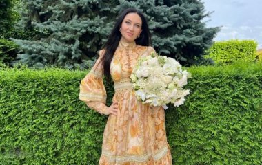 Жена Дмитрия Гордона показала редкое фото со своей мамой, на которую очень похожа