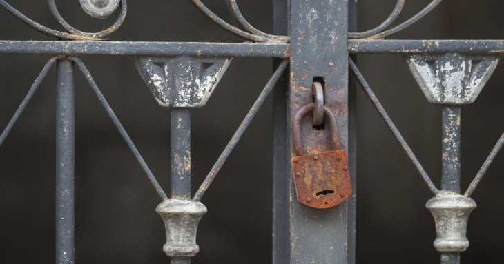 Як захистити металевий паркан від іржі на 30 років: надійний метод, перевірений часом