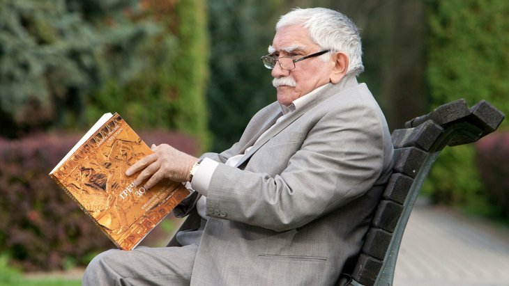 Вдова Армена Джигарханяна хочет последовать за актером