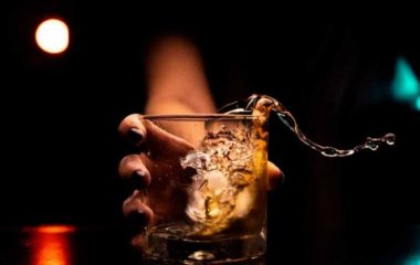 Чому не слід пити алкоголь на голодний шлунок