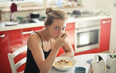 Перестаньте это делать: диетолог рассказала про минусы интуитивного питания