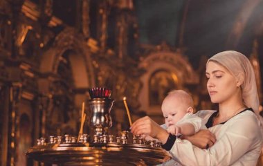 Хрещений батько чи хресний, хрещена мати чи хресна: багато хто плутає і каже неправильно