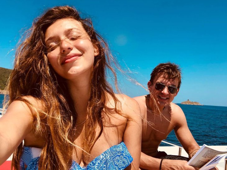 Беременная Регина Тодоренко и Влад Топалов вышли в свет в family look