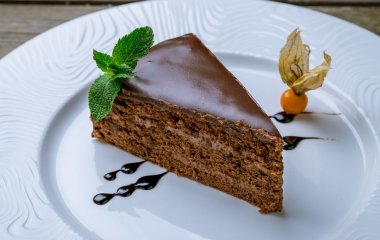 Неможливо відрізнити від класики: рецепт пісного торту «Прага»