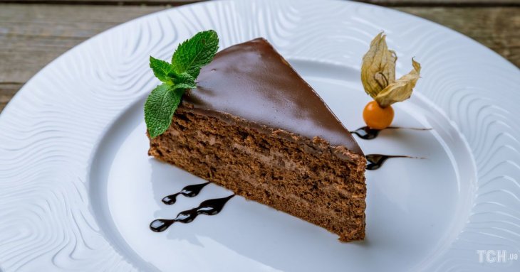 Неможливо відрізнити від класики: рецепт пісного торту «Прага»