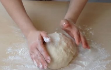 Навіщо досвідчені кулінари додають до тіста мінеральну воду