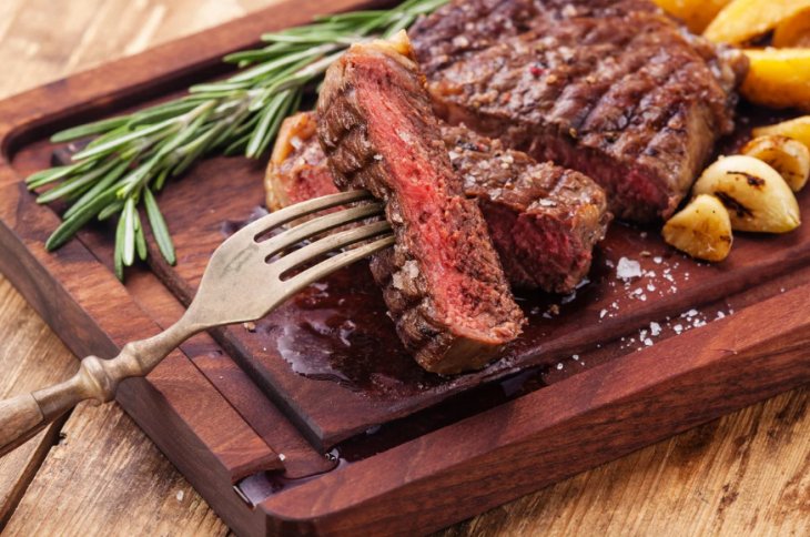 Пошаговые рецепты приготовления сочных стейков из мраморной говядины