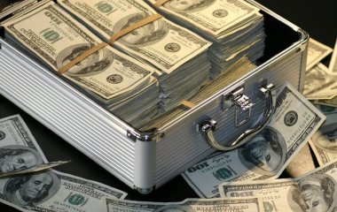 Керівник фірми роздав працівникам понад $26 мільйонів