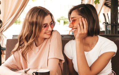 Три звички людей, які дуже дратують інших: перевірте, чи є у вас такі