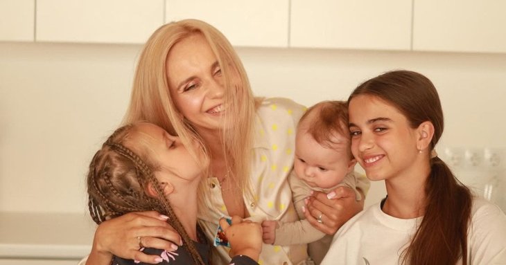 Лілія Ребрик розчулила зустріччю з доньками після тривалої розлуки і похизувалась сюрпризом для них