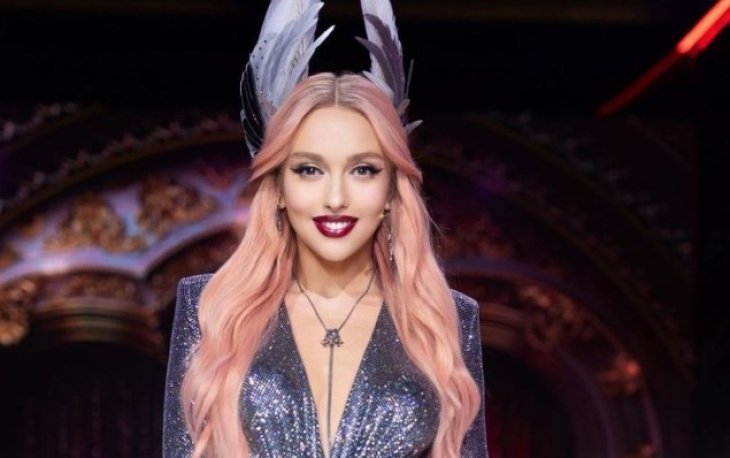 Оля Полякова в облегающем наряде показала, как пытается сбросить лишние килограммы